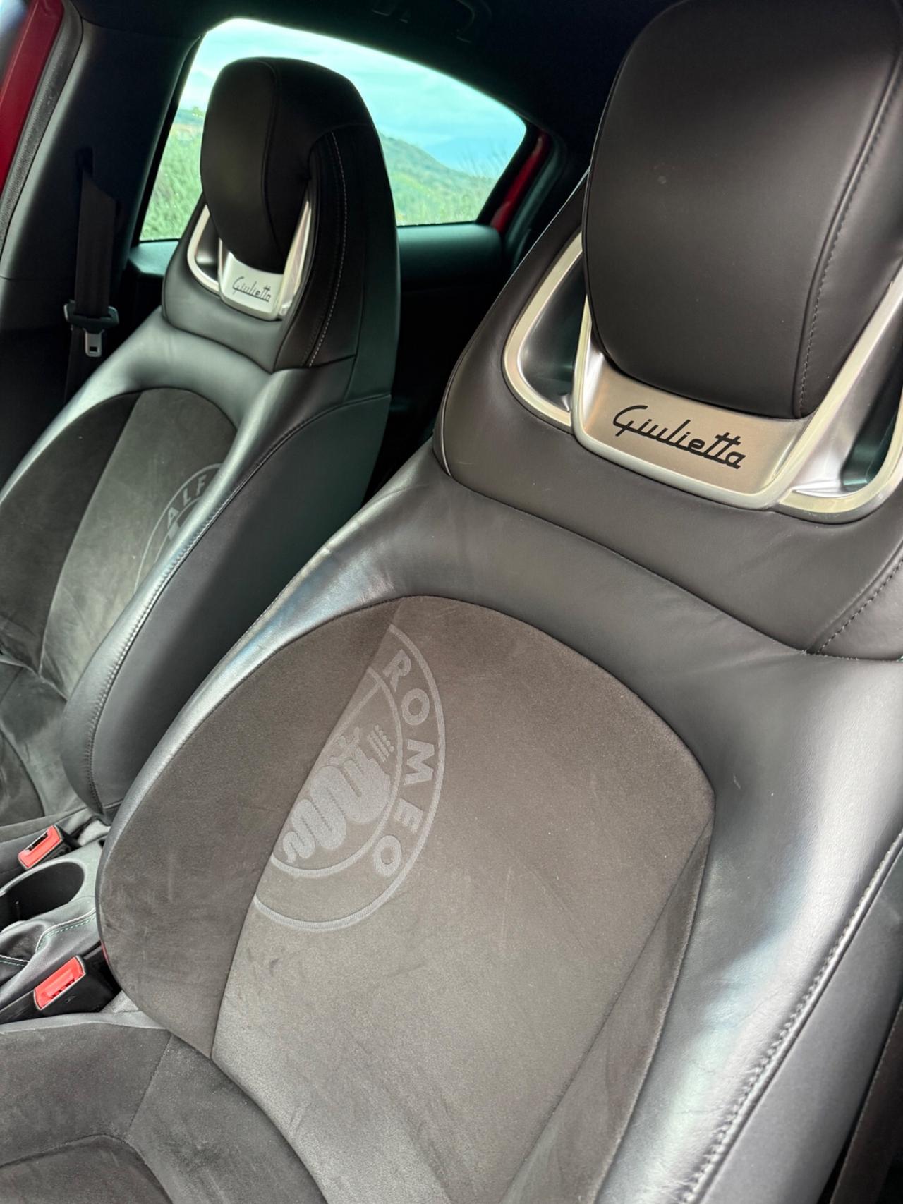 Alfa Romeo Giulietta 1750 Turbo TCT Quadrifoglio Verde Lounge Edition serie limitata N 239