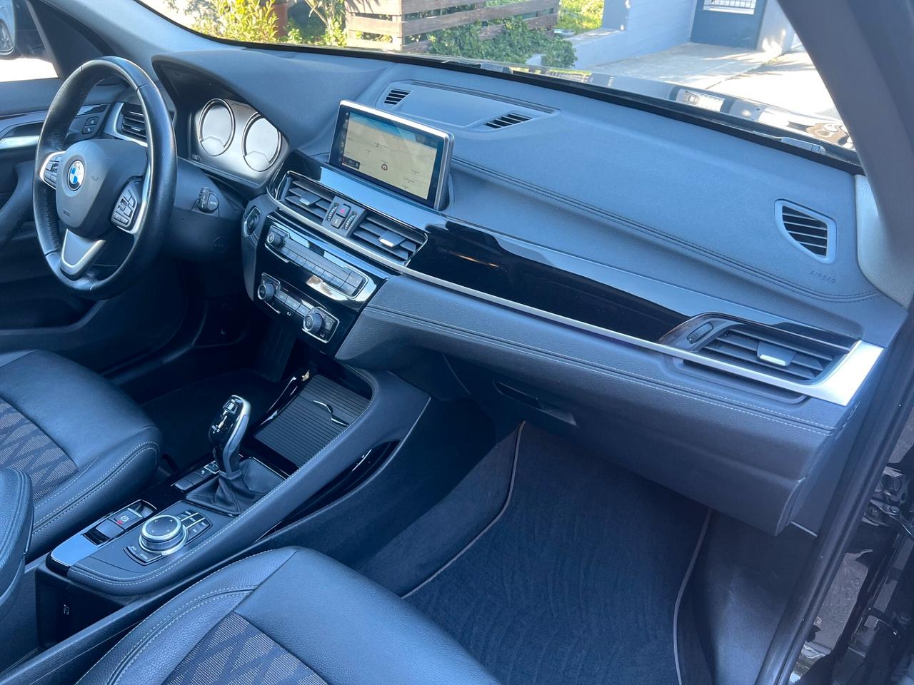 Bmw X1 sdrive18d xLine auto LED/NAVI/PELLE/18; PERFETTA