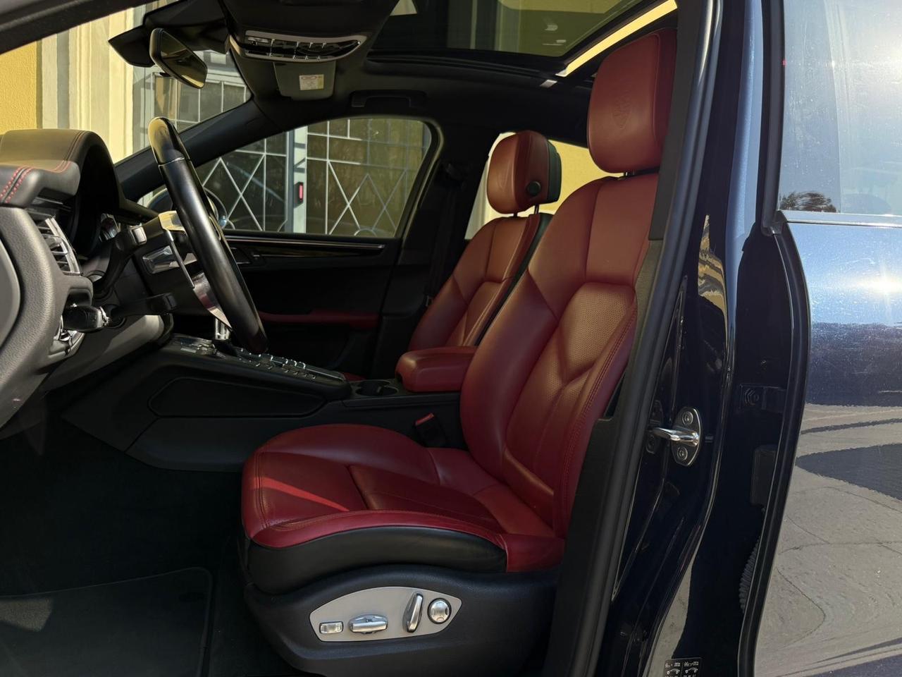 Porsche Macan 2.0 Tetto Pano FULL OPTIONAL IVA ESPOSTA