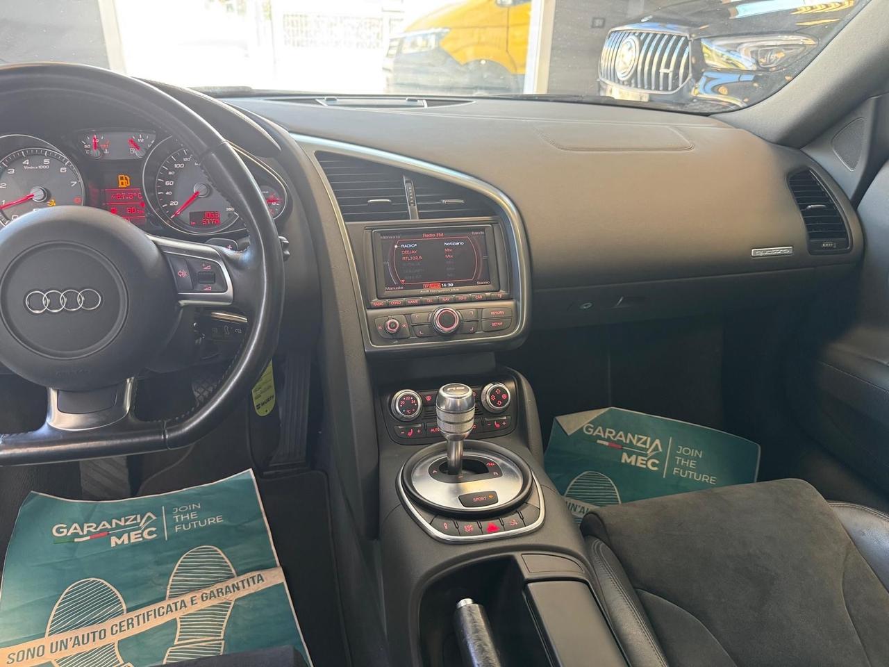 Audi R8 4.2 V8 FSI quattro R tronic