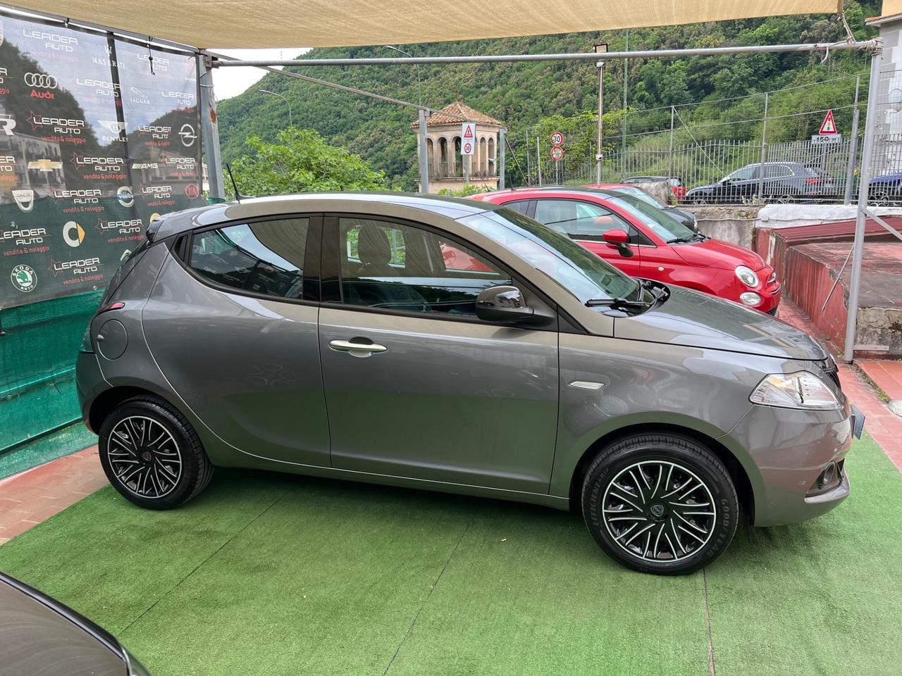 Lancia Ypsilon 1.0 FireFly 5 porte S&S Hybrid 4.000 Km