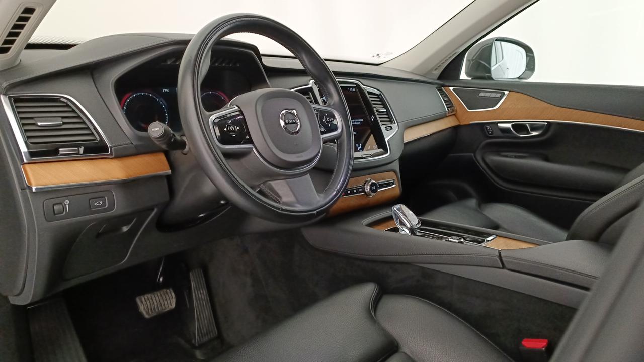 VOLVO XC90 2.0 b5 Momentum Pro awd 7p.ti geartronic