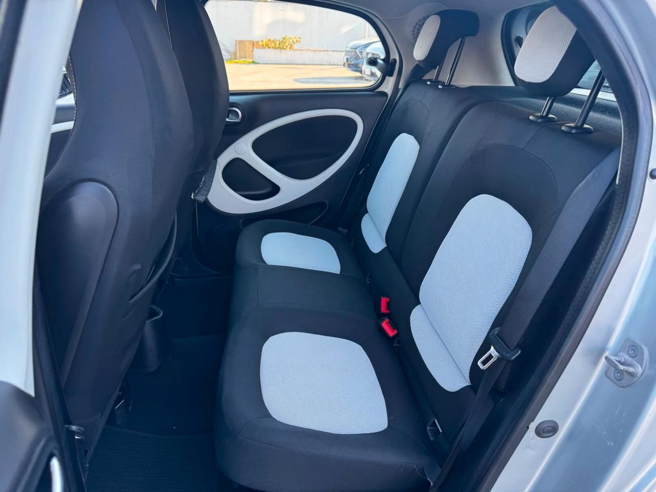 SMART FOUR FOUR 1.0 71 CV 2016 TETTO PANORAMICO