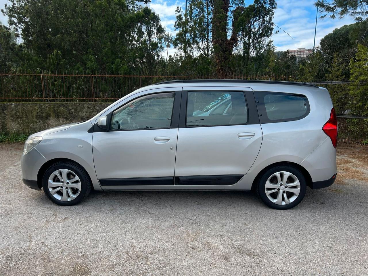 DACIA LODGY 1.5 DCi 7p Laureate - 2014
