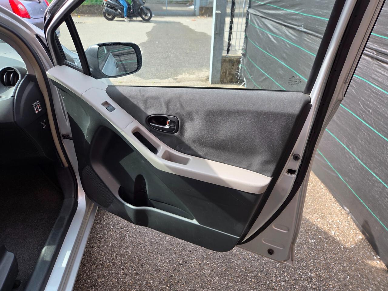 Toyota Yaris 1.0 5 porte Sol unico proprietario