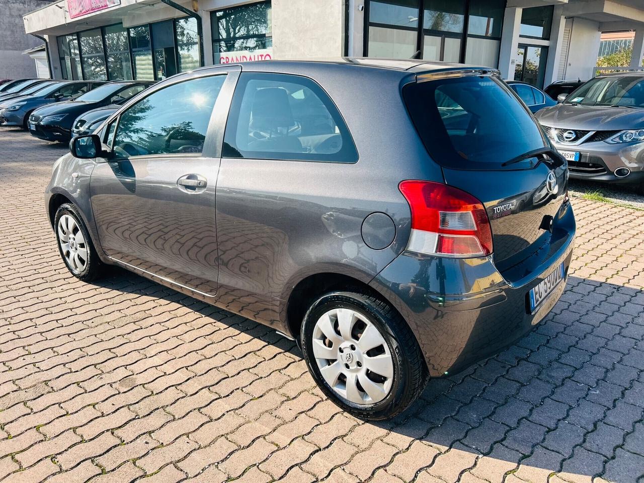 Toyota Yaris 1.0 3P Luxury pack