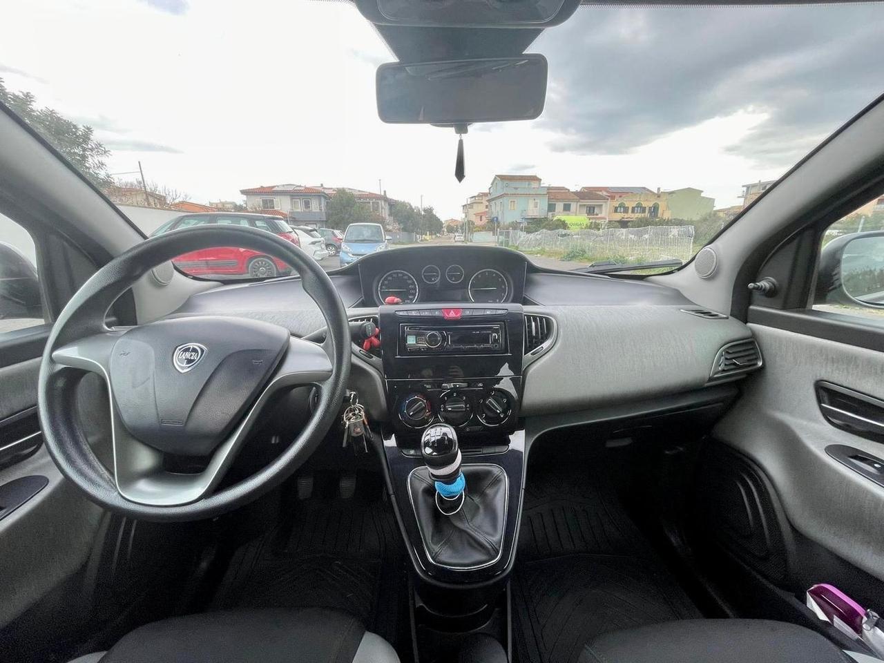 Lancia Ypsilon 1.2 Silver