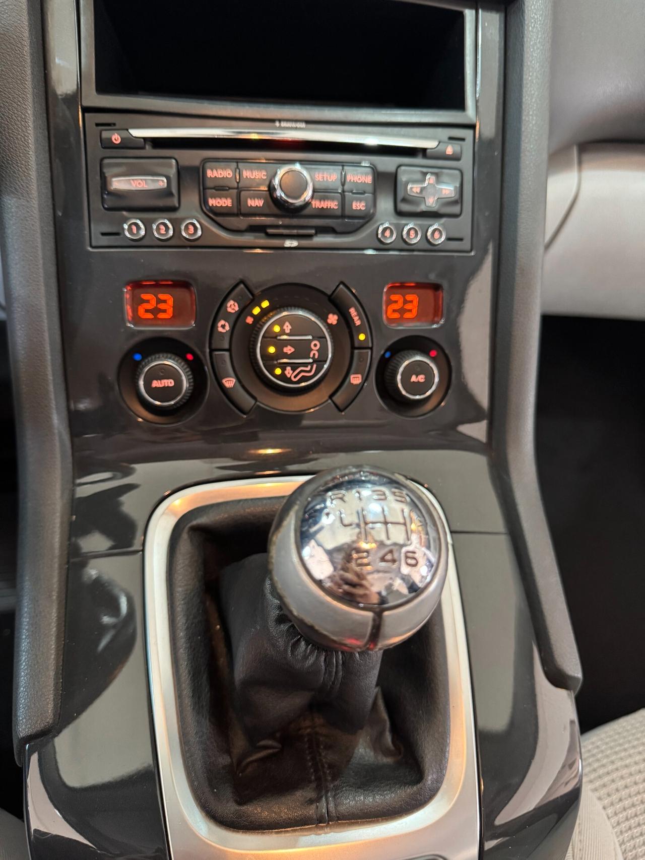 Peugeot 5008 1.6 HDi 110CV Premium NAVIGATORE