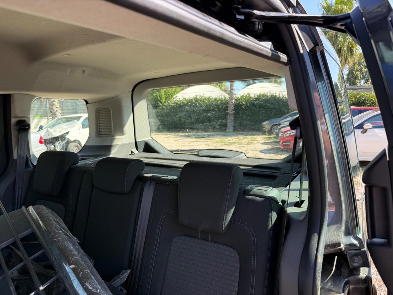 Ford Tourneo Connect Gran 1.5 TDCi Titanium