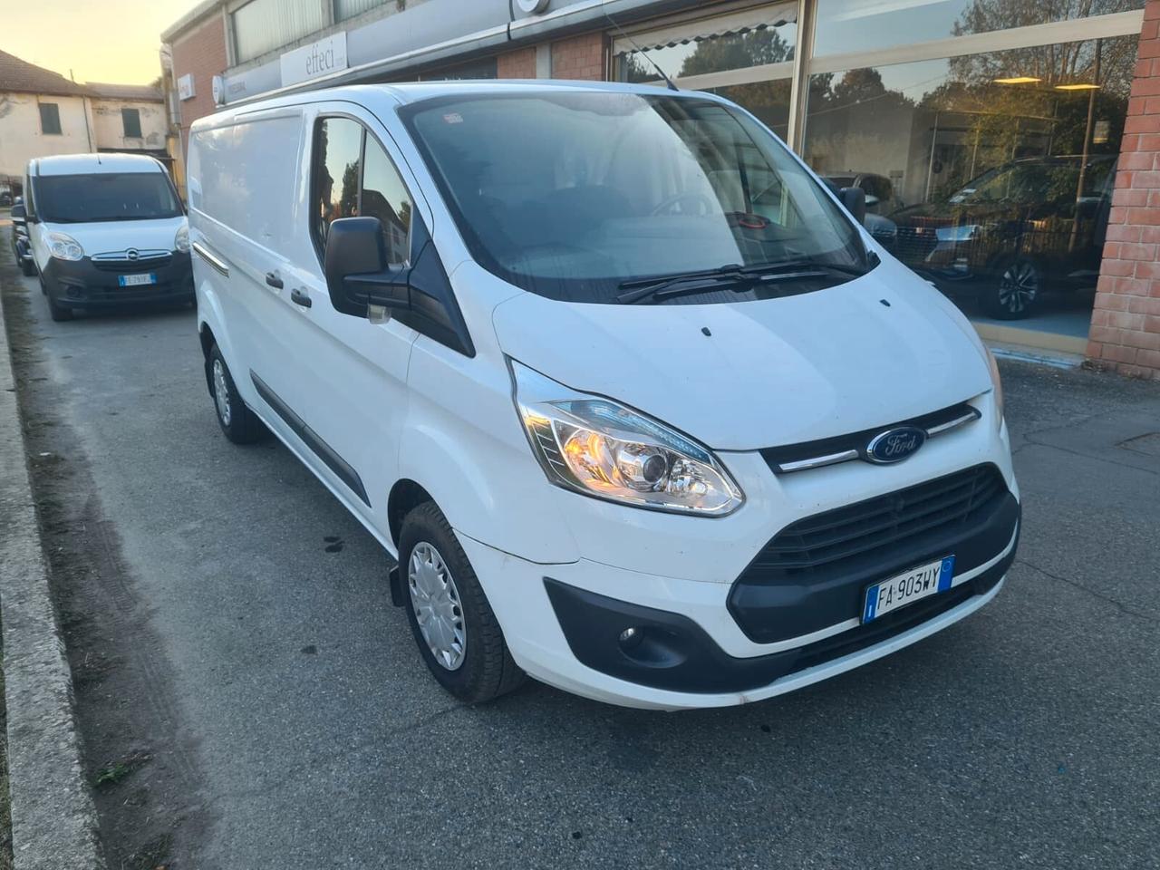Ford Transit Custom Van 2.2tdci 125cv L1H1 motore nuovo