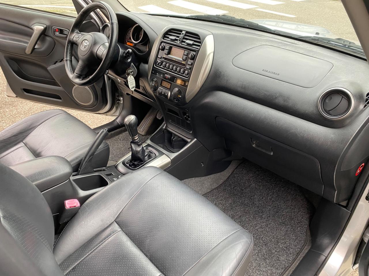 Toyota RAV 4 RAV4 2.0 AWD D-4D cat 5 porte Sol NEOPATENTATI!!!