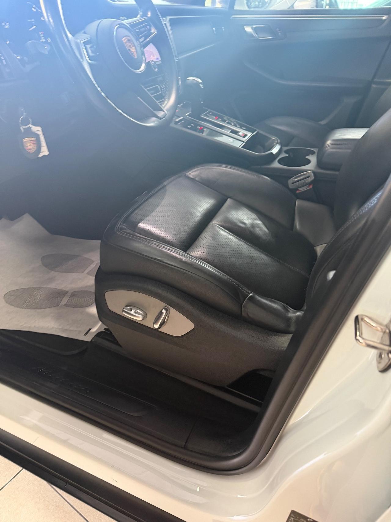 Porsche Macan 2.0 T 265CV KM 55.000