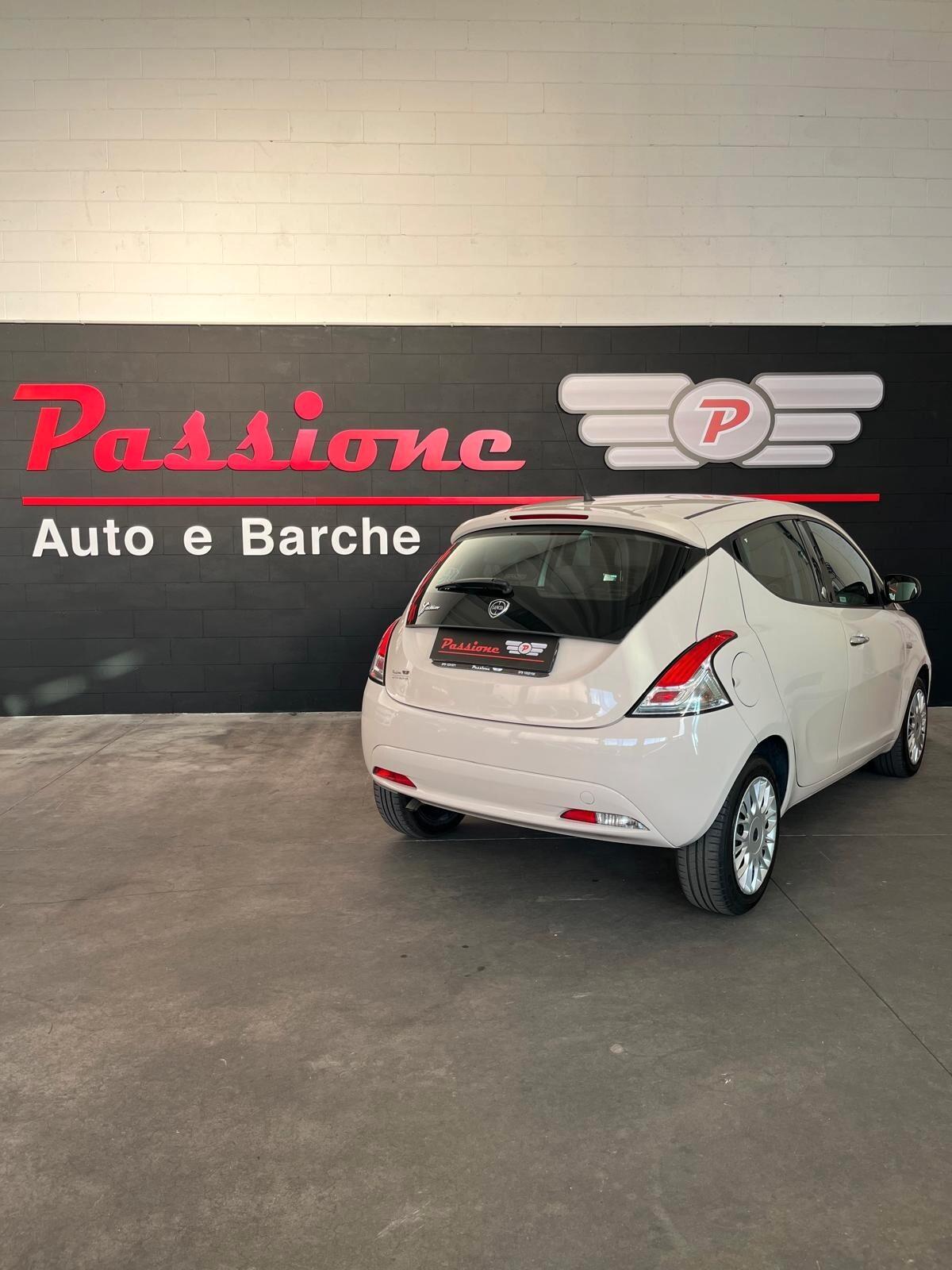 Lancia Ypsilon 1.2 69 CV 5 porte GPL Ecochic Silver