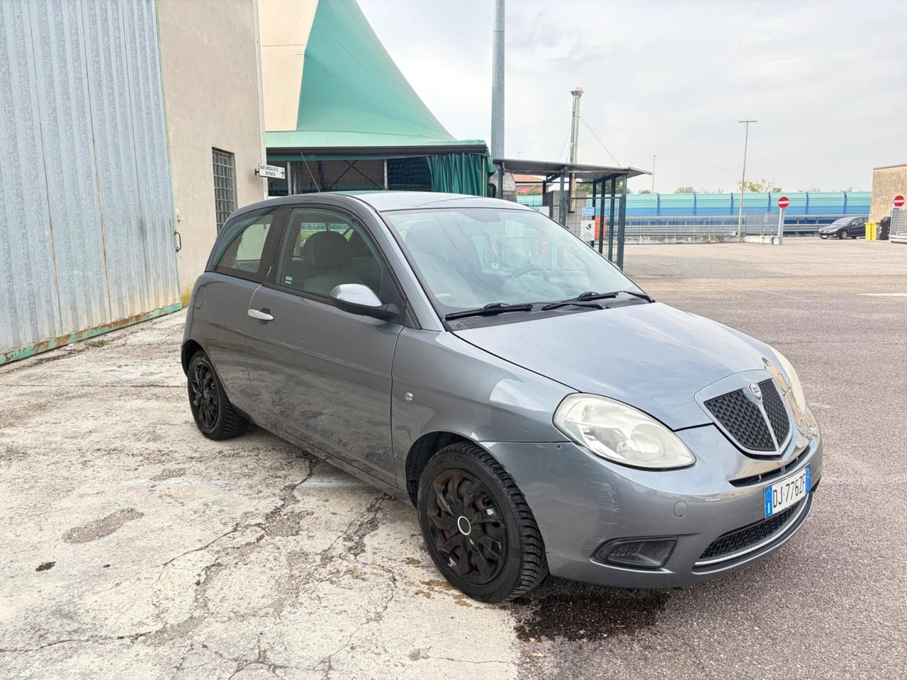 Lancia Ypsilon 1.2 Argento NEOPATENTATI