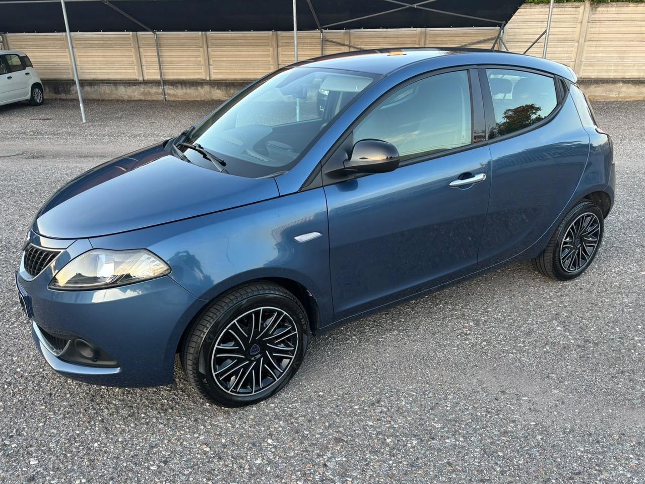 Lancia Ypsilon 1.0 FireFly Hybrid Silver NO VINCOLI DI FINANZIAMENTO
