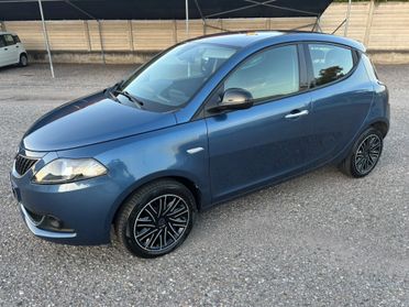 Lancia Ypsilon 1.0 FireFly Hybrid Silver NO VINCOLI DI FINANZIAMENTO