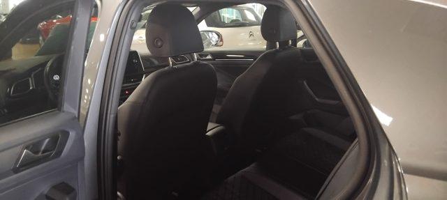 VOLKSWAGEN T-Roc 1.0 TSI R-LINE