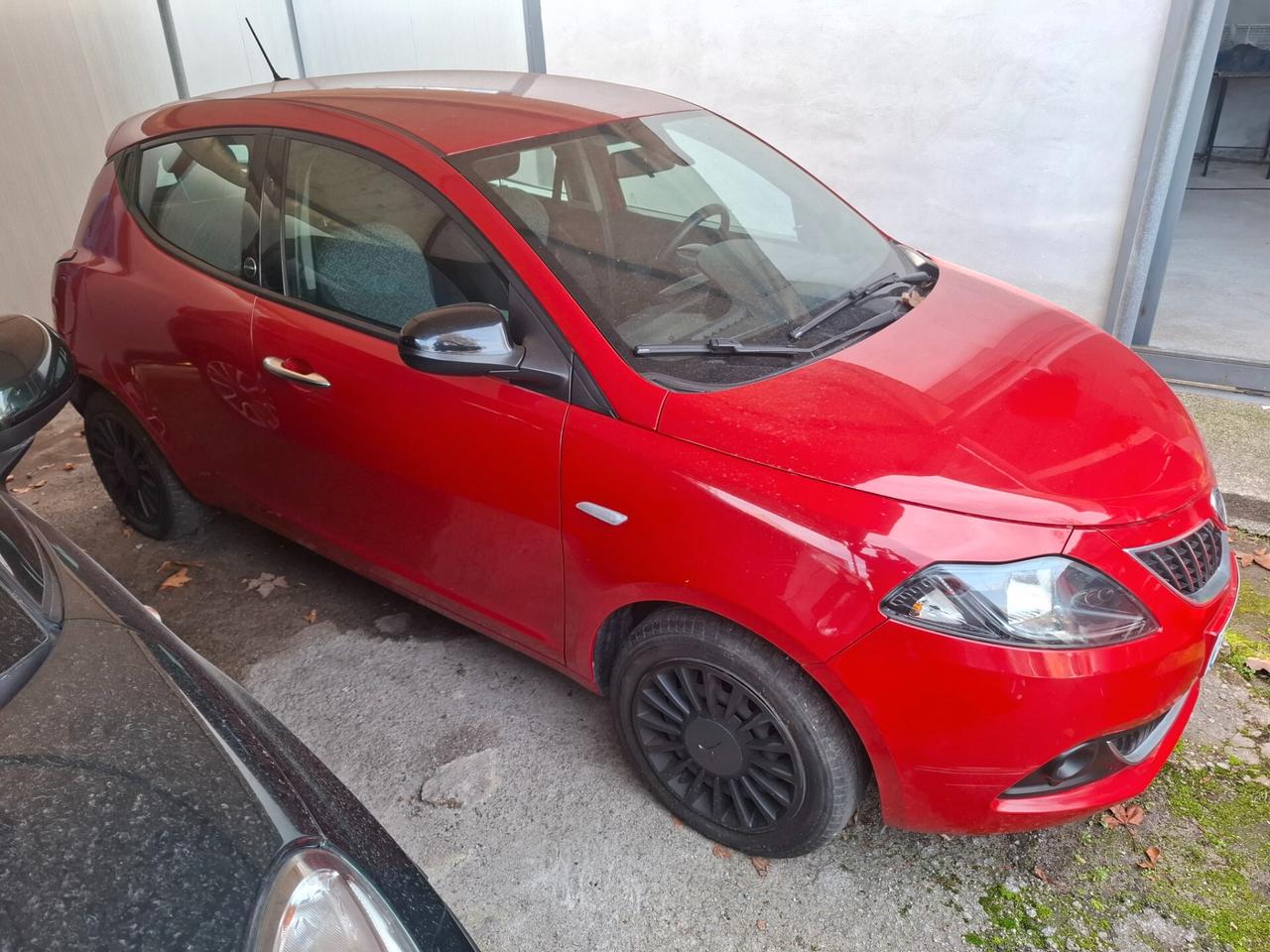 Lancia Ypsilon 1.0 S&S Hybrid Ecochic Silver anno 2021