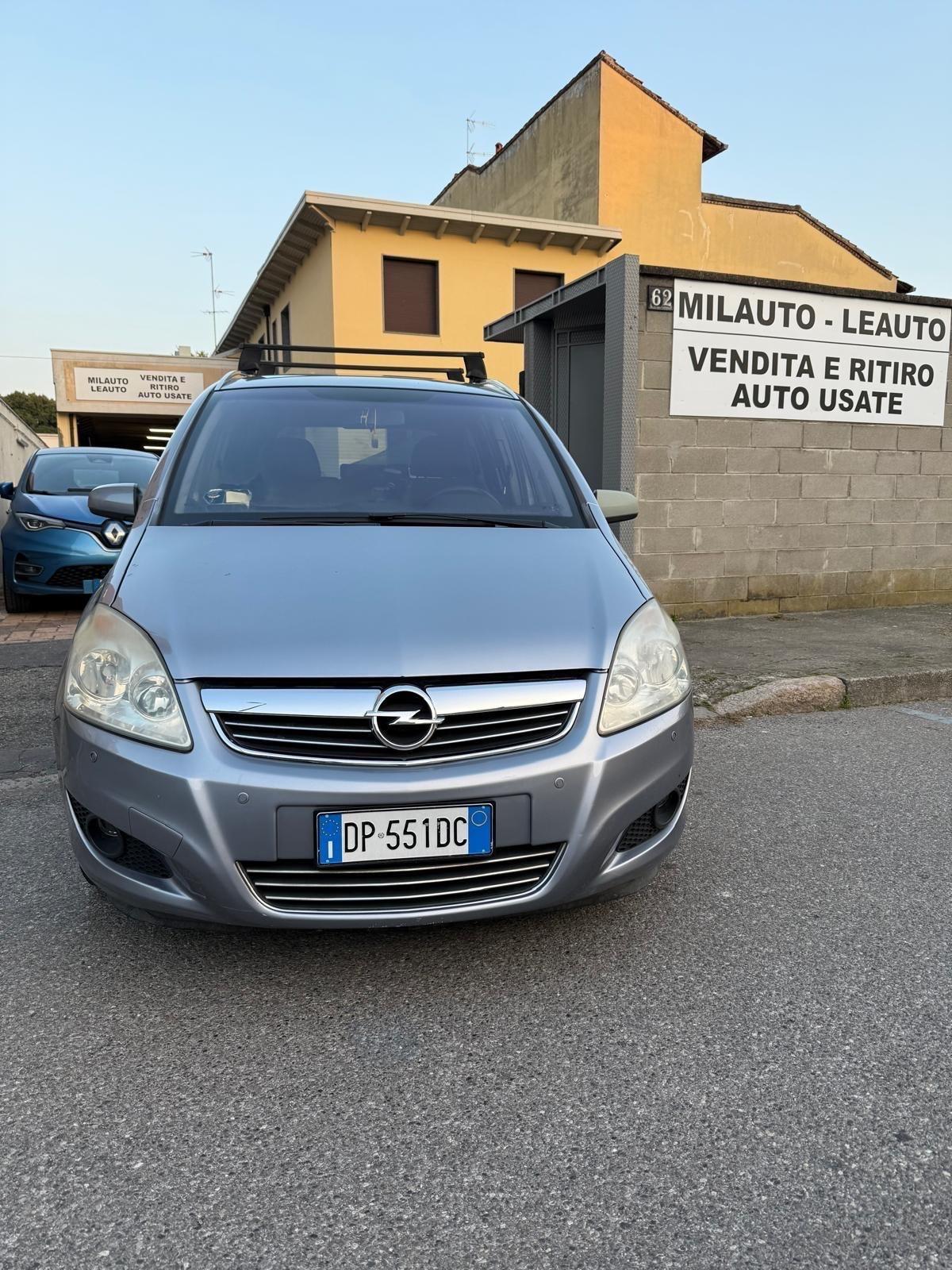 Opel Zafira 1.8 16V VVT Cosmo - 7 POSTI