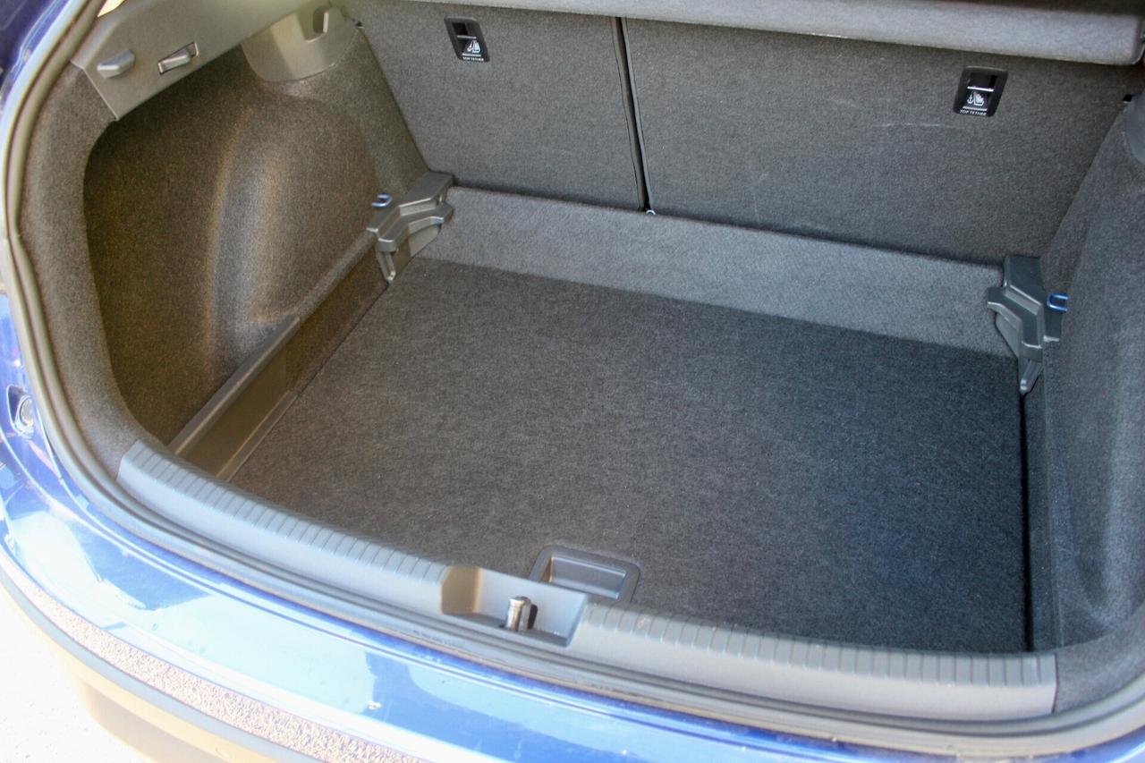 Volkswagen Taigo Life 1.0 TSI NAVY CLIMA AUTO BI-ZONA