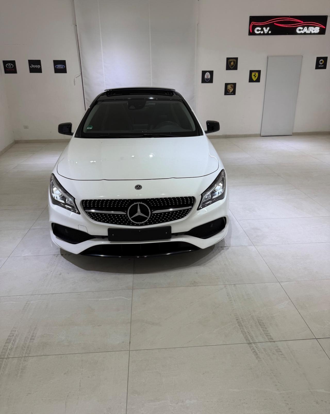 CLA 220 D AUTOMATIC PREMIUM TOTAL BLACK