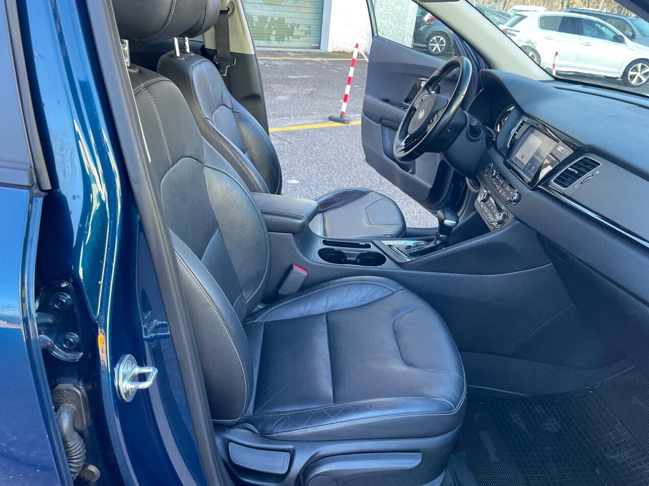 Kia Niro 1.6 GDi DCT*Automatik*Navi*Pelle*Neopatentati*