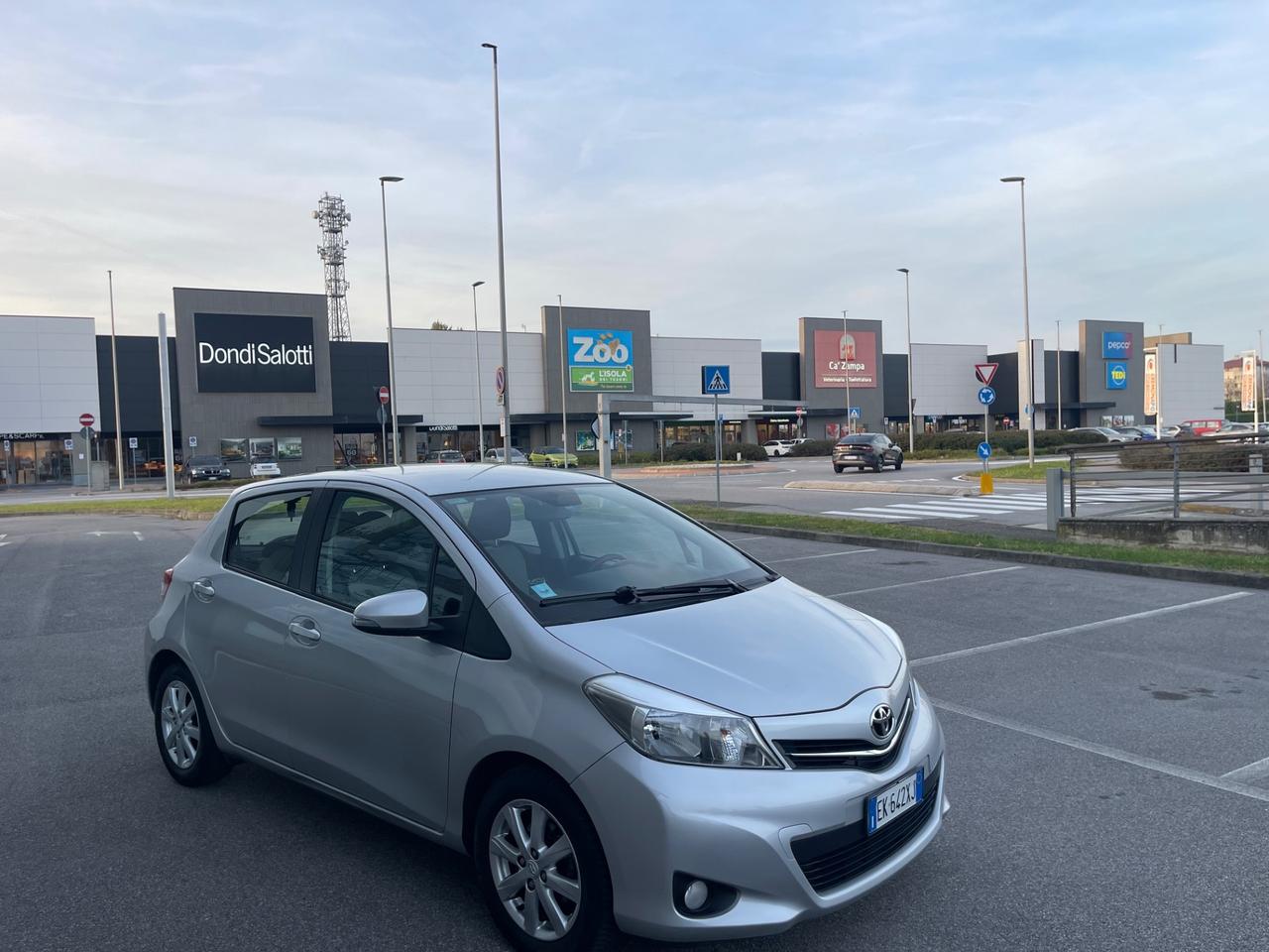 Toyota Yaris 1.3 5 porte Lounge
