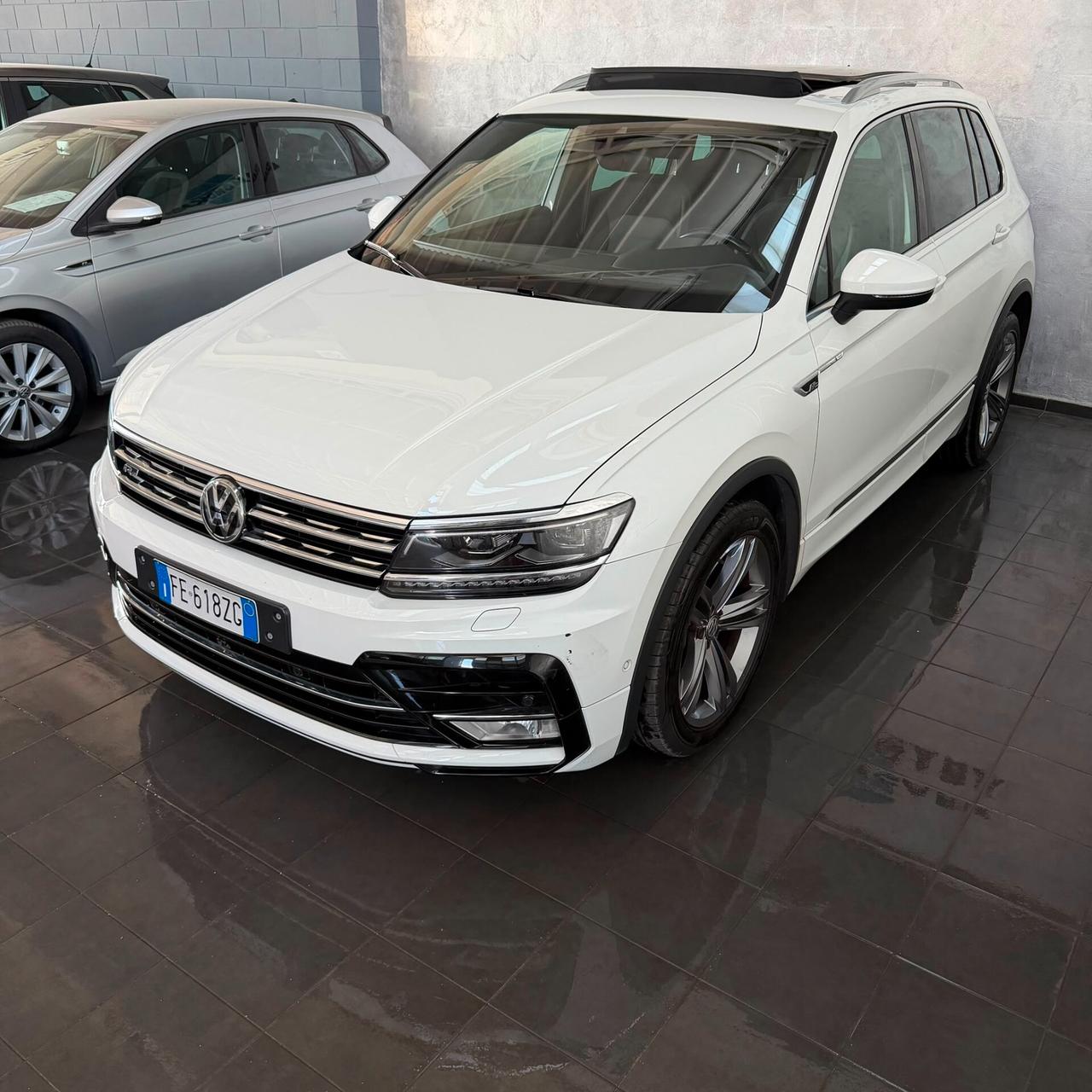 Volkswagen TIGUAN 2.0 TDI 4 MOTION DSG R-LINE