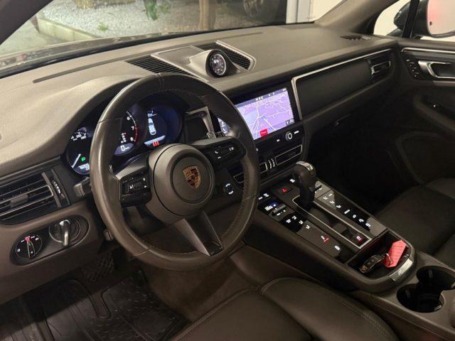 PORSCHE Macan 2.0
