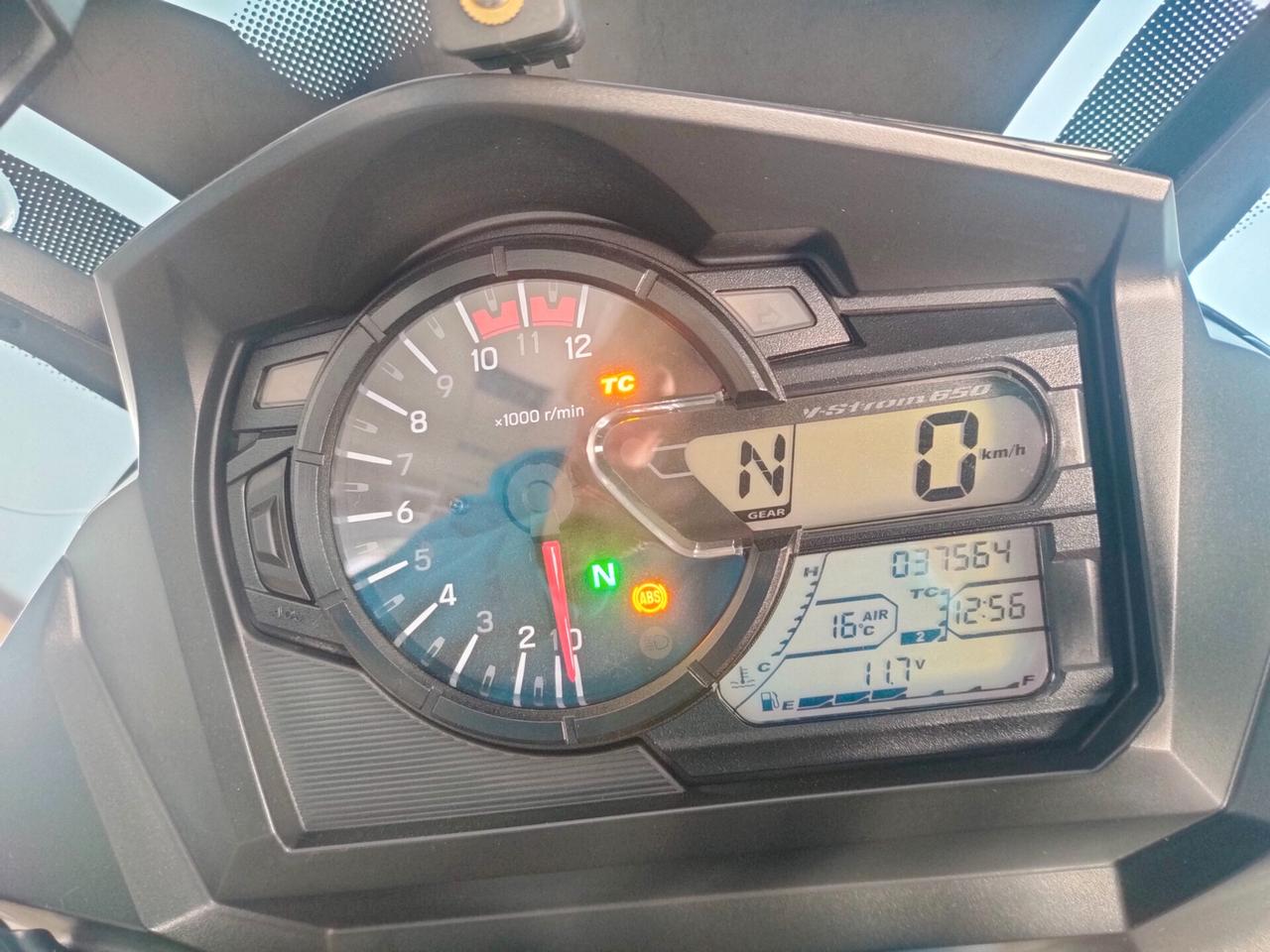 Suzuki V-Strom 650 XT - Davvero ben tenuta