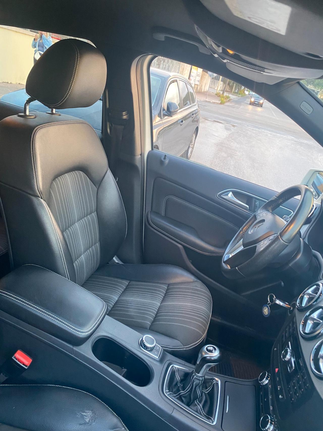 Mercedes-benz B 180 d Premium FULL OPT