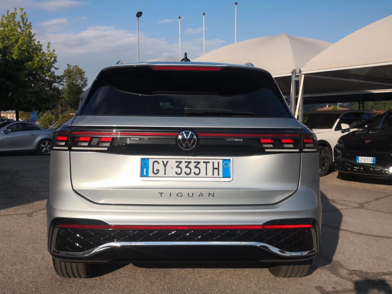 Volkswagen Tiguan 2.0 TDI 150 CV DSG R-Line ***GARANZIA VW***