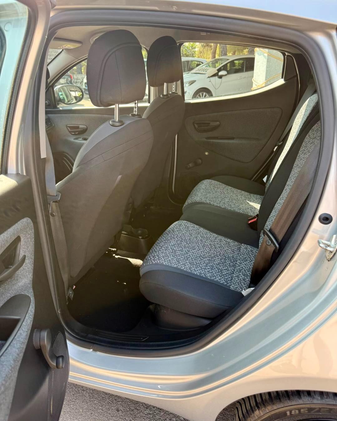 Lancia Ypsilon 1.0 FireFly 5 porte S&S Hybrid Ecochic Gold