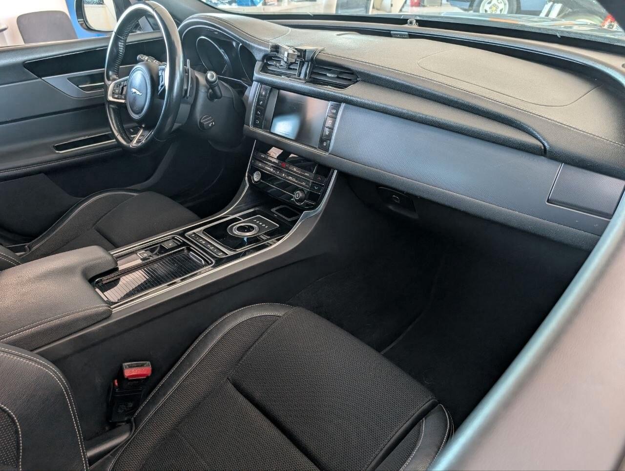 Jaguar XF 2.0 D 180 CV aut. R-Sport