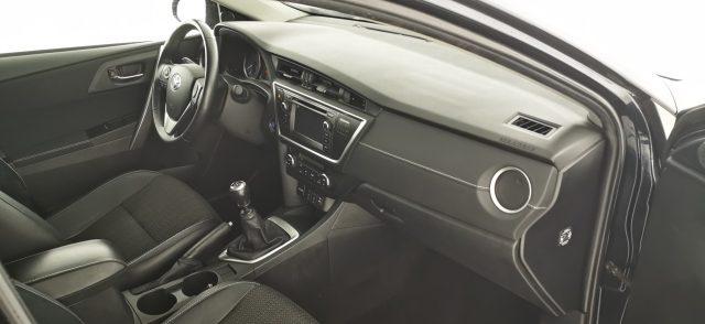 TOYOTA Auris Touring Sports 1.4 D-4D Lounge