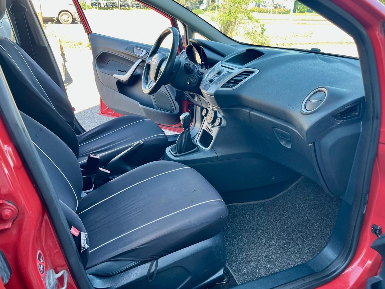 Ford Fiesta 1.4 TDi 70CV 5 porte