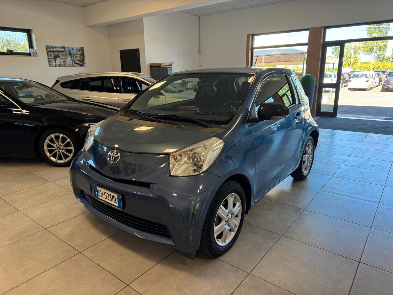 Toyota iQ 1.0 BENZ 68CV AUTOMATICA 2011