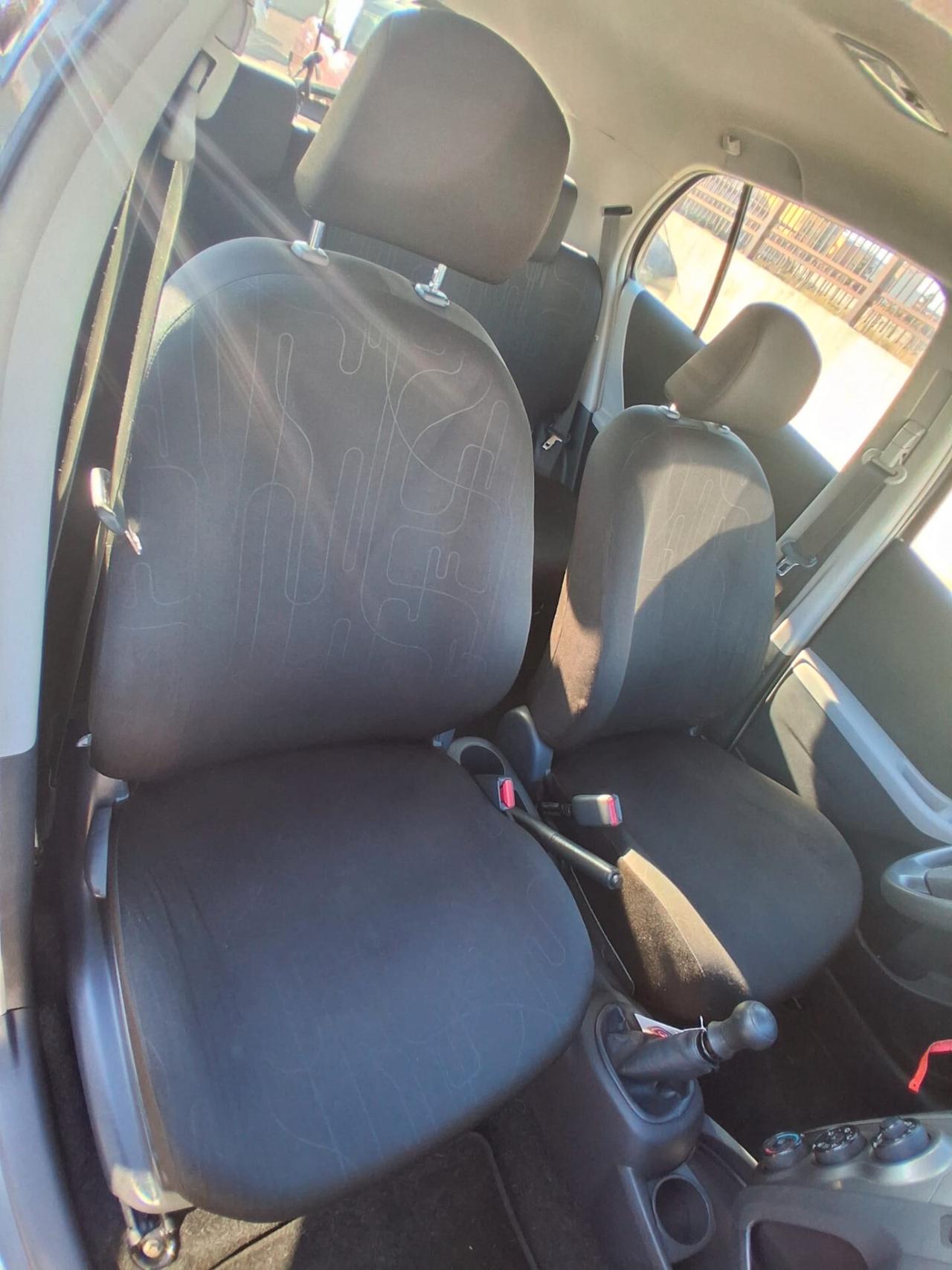 Toyota Yaris 1.0 5 porte Sol