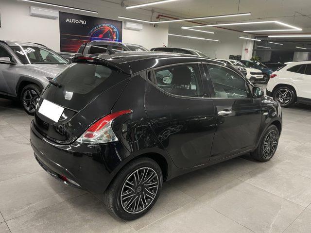 LANCIA Ypsilon 1.0 Hybrid Gold