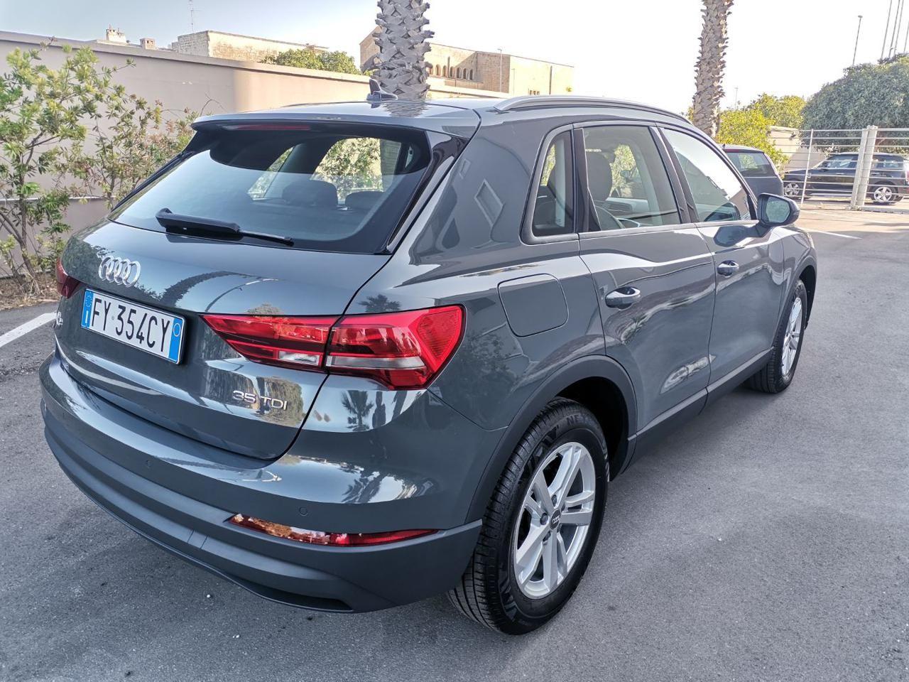 Audi Q3 35 TDI S tronic Business