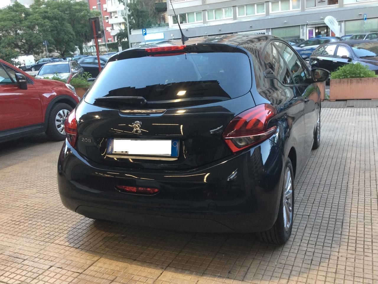 Peugeot 208 PureTech 82 3 porte Allure
