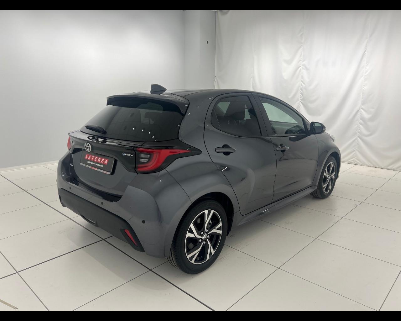 TOYOTA Yaris 1.5h Trend