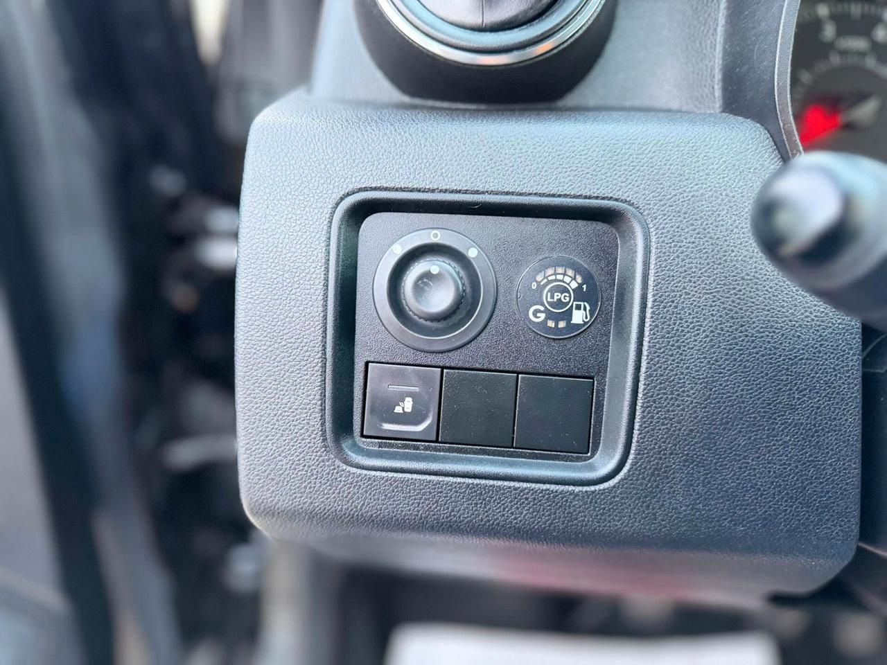 Dacia Duster 1.0 TCe 100 CV ECO-G 4x2 15th Anniversary OK NEOPATENTATI