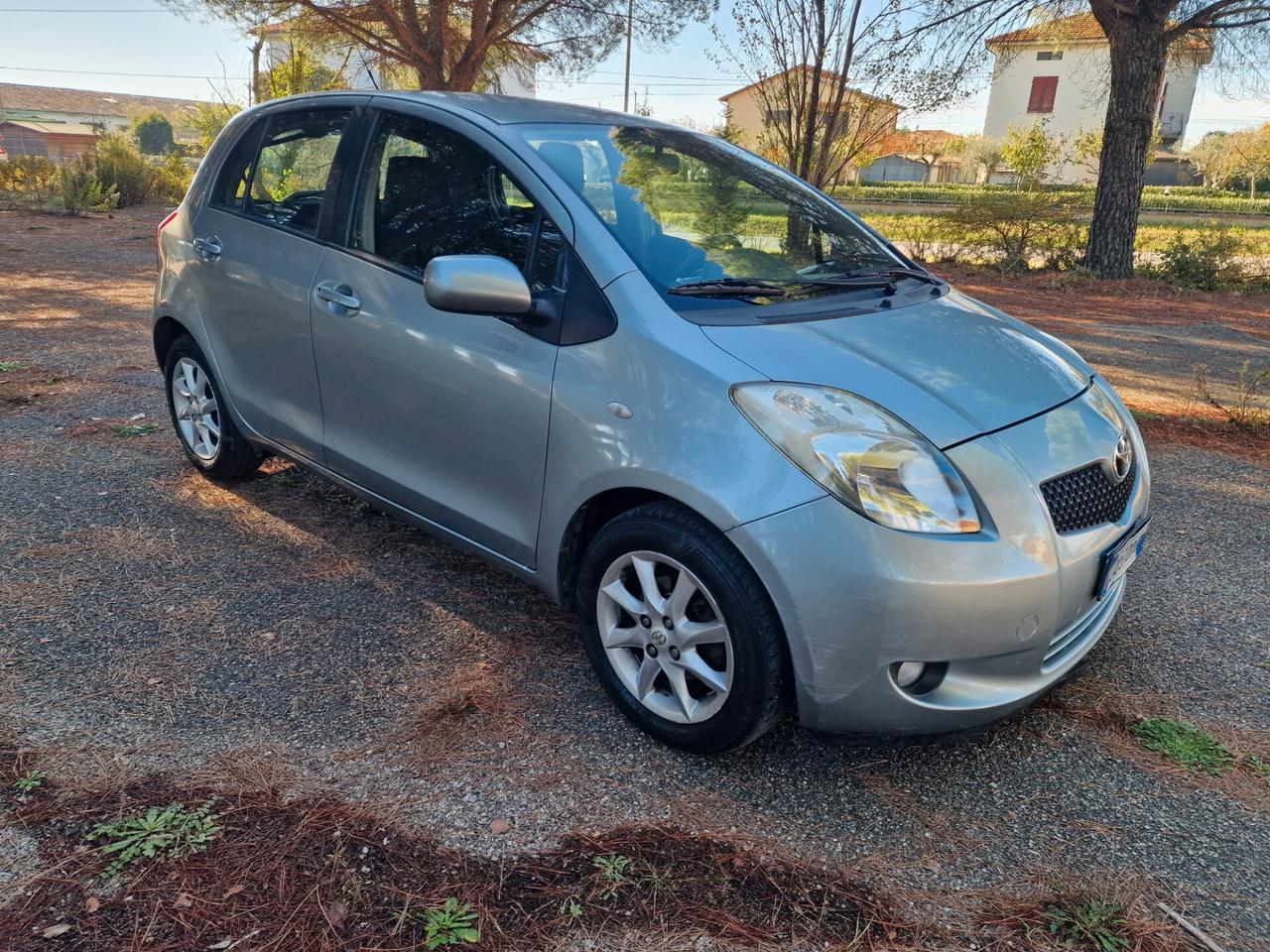 Toyota Yaris 1.4 D-4D 5 porte Sol