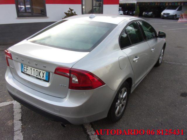 VOLVO S60 2.0 T Powershift Summum