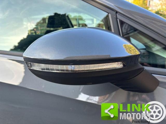 VOLKSWAGEN Golf 1.5 METANO
