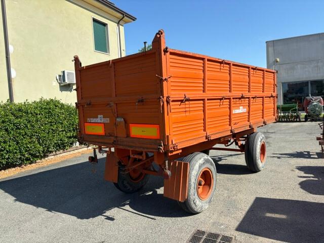 Rimorchio agricolo Scalvenzi ribaltabile trilaterale