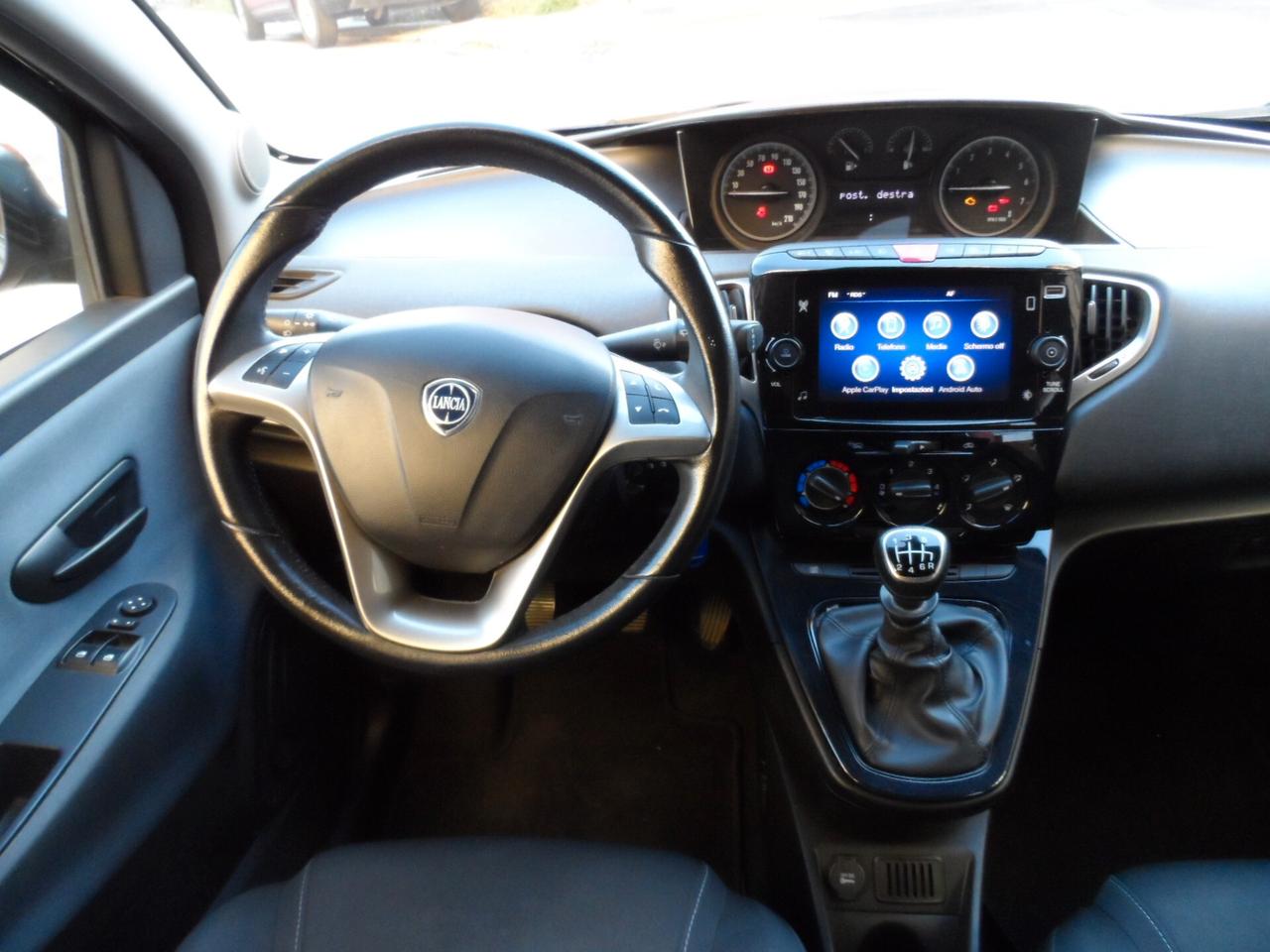 Lancia Ypsilon 1.0 FireFly 70 CV Hybrid Gold