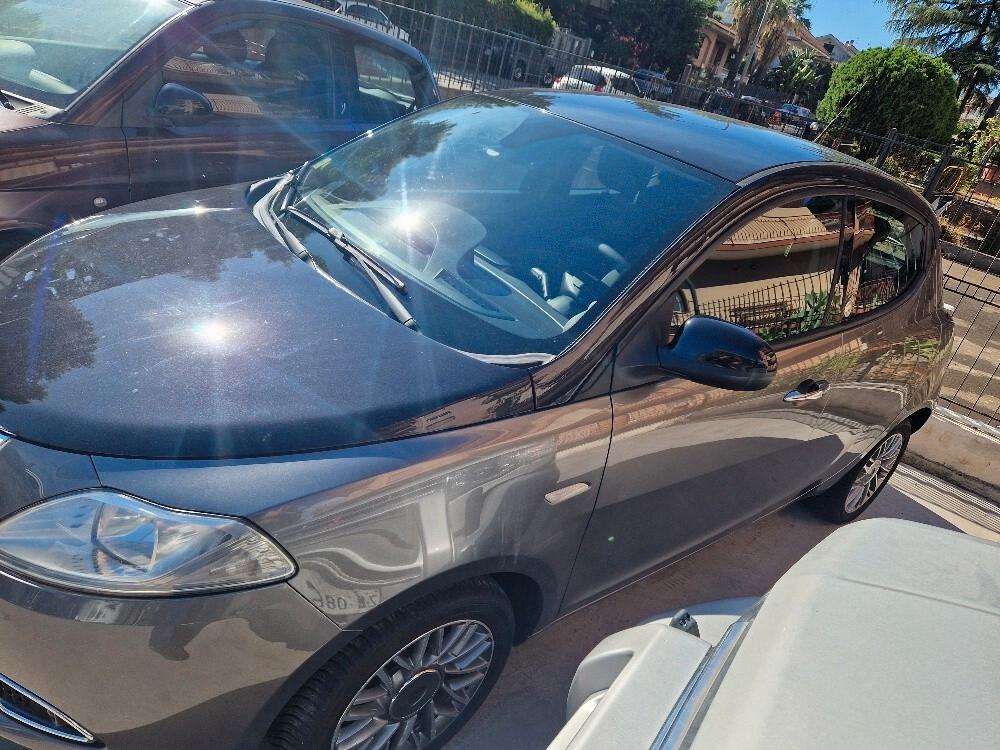 Lancia Ypsilon 1.2 69 CV 5 porte GPL Ecochic Platinum