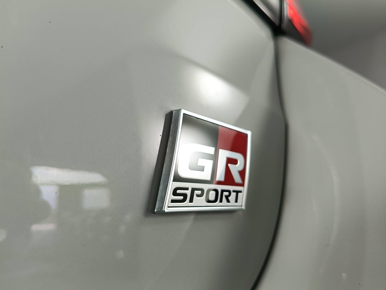 TOYOTA Yaris IV 2020 - Yaris 1.5h GR Sport